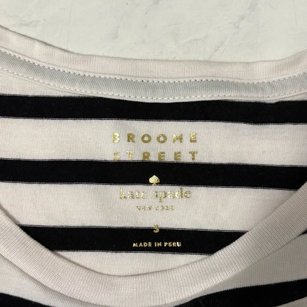 Kate Spade Size Small Queen Bee White‎ Blue Striped Tee Shirt Designer Classic